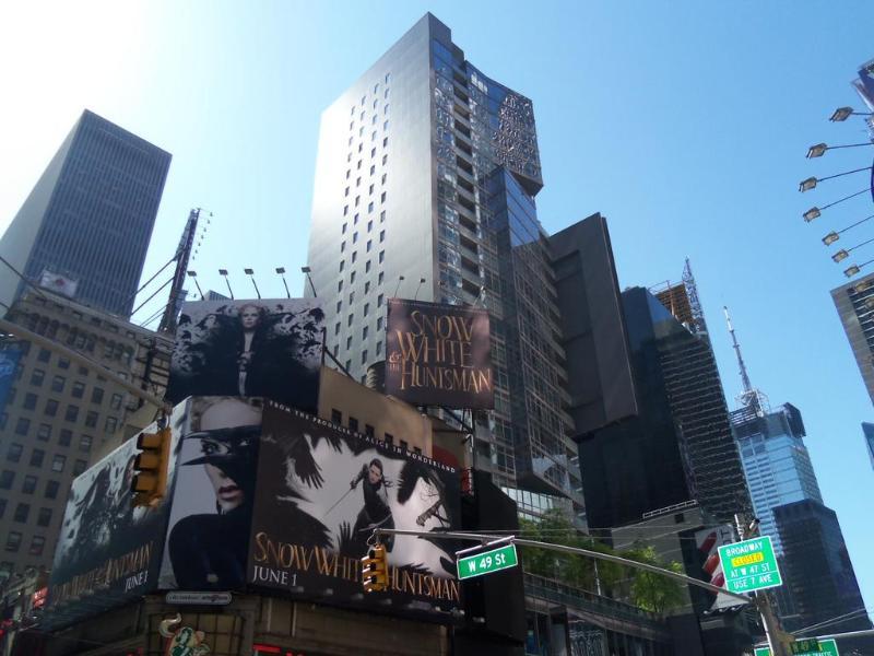 Hotel 1600 Broadway On The Square นิวยอร์ก ภายนอก รูปภาพ